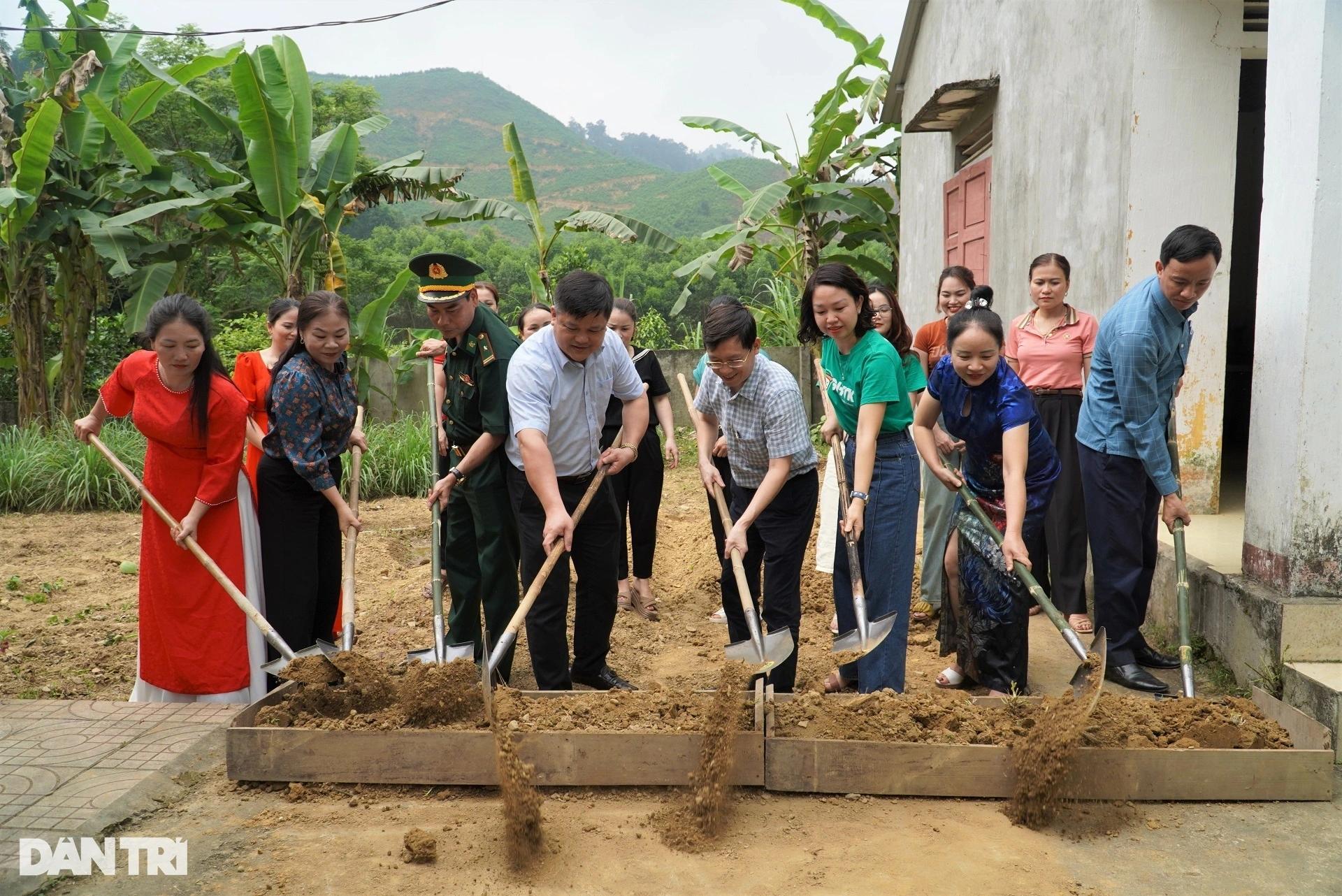 Khởi công xây dựng điểm trường Dân trí tại vùng "chảo lửa"